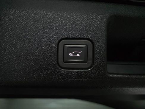 Used 2025 Chevrolet Equinox EV LT w/ Convenience Package FWD image 38