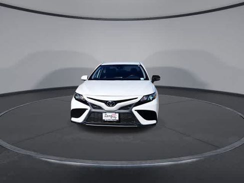 Used 2023 Toyota Camry SE FWD image 3