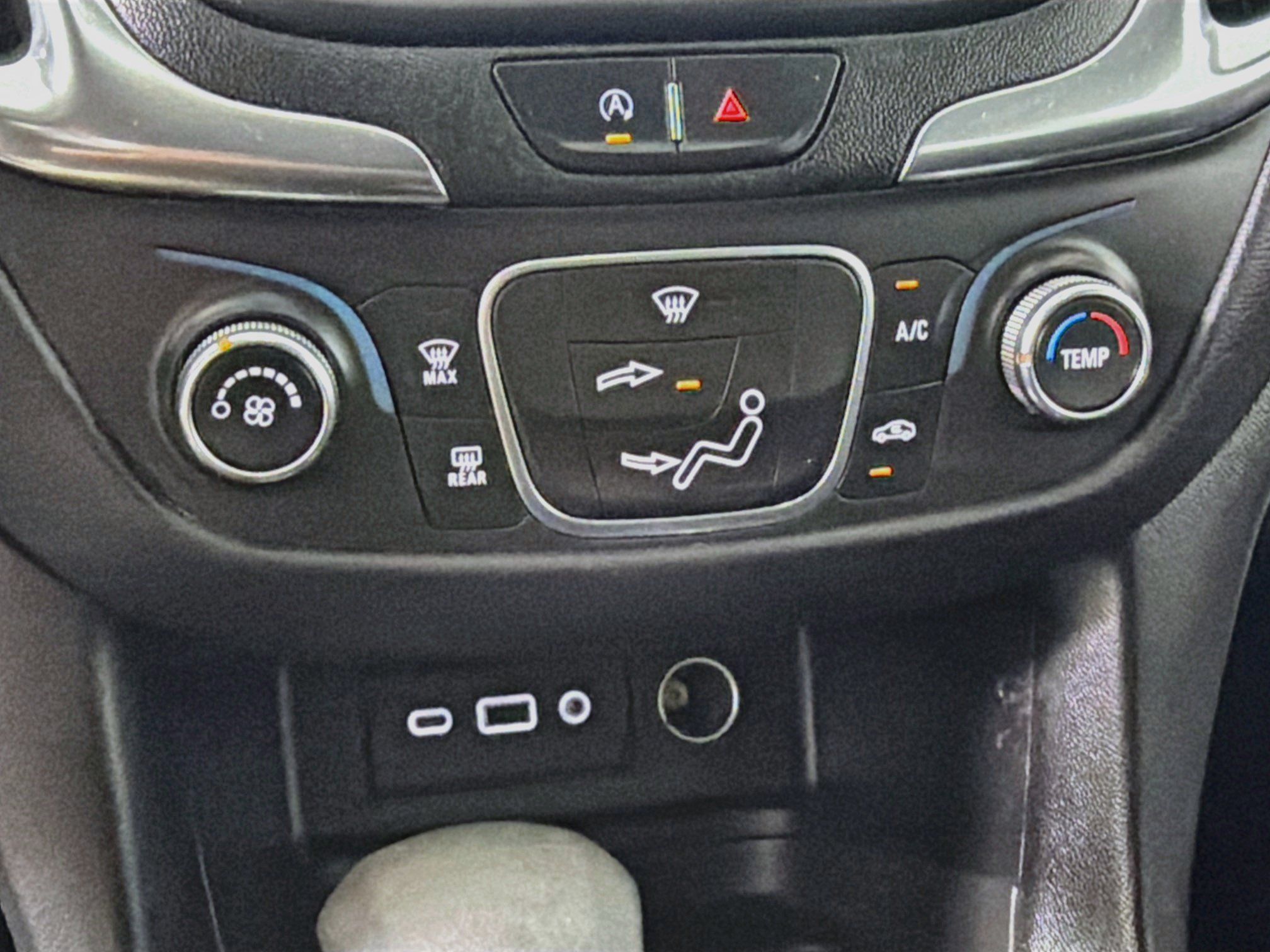 Used 2022 Chevrolet Equinox LT FWD image 22