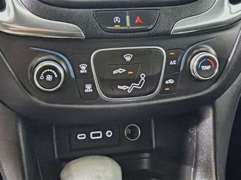 Used 2022 Chevrolet Equinox LT FWD image 22