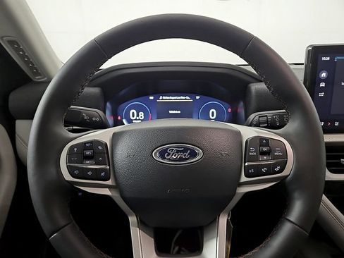 Used 2026 Ford Explorer Active w/ Active Comfort Package RWD image 18