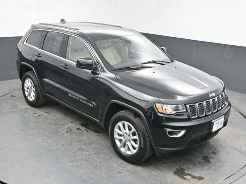 Used 2022 Jeep Grand Cherokee Laredo E image 31