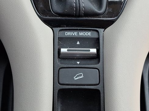 Certified 2024 Honda HR-V LX image 24