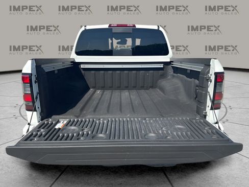 Used 2025 Nissan Frontier SV w/ SV Convenience Package RWD image 27