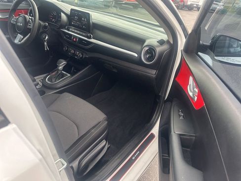 Used 2023 Kia Forte LXS w/ LXS Technology Package image 32