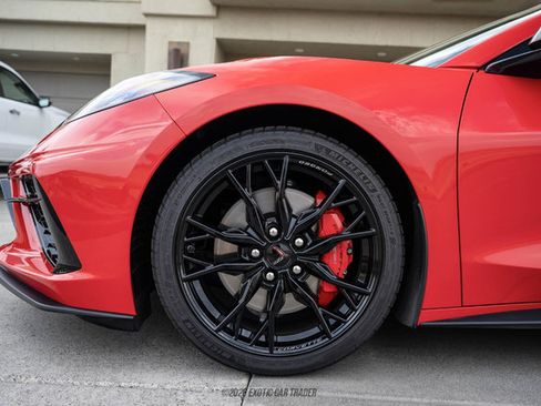 Used 2023 Chevrolet Corvette Stingray Premium Conv w/ Z51 Performance Package RWD image 4
