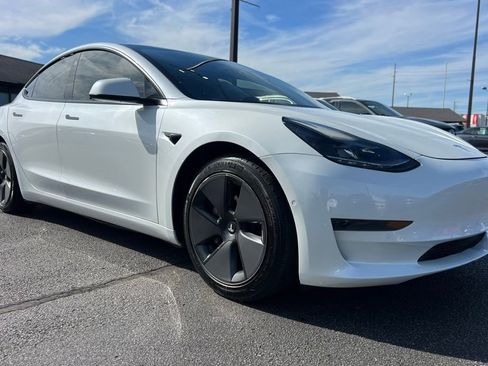 Used 2021 Tesla Model 3 Standard Range Plus image 10