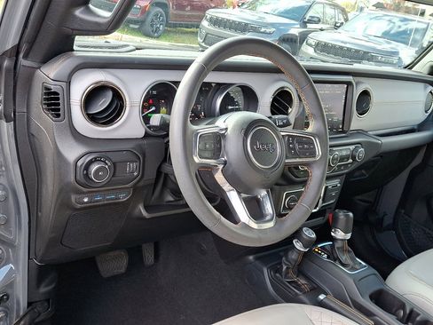 Used 2023 Jeep Wrangler Unlimited Sahara image 25