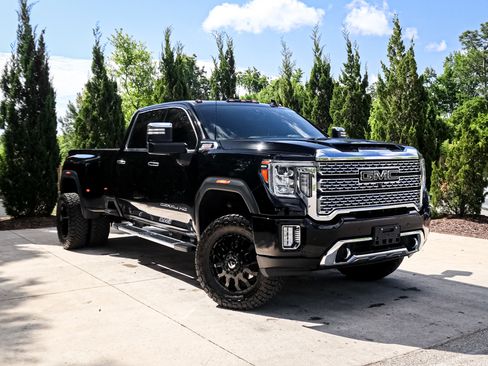 Used 2020 GMC Sierra 3500 Denali w/ Denali Ultimate Package AWD/4WD image 2