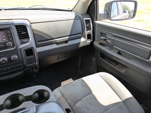 Used 2021 RAM 1500 Classic SLT AWD/4WD image 16