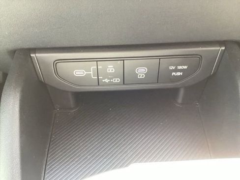 Used 2025 Kia K4 FWD image 16