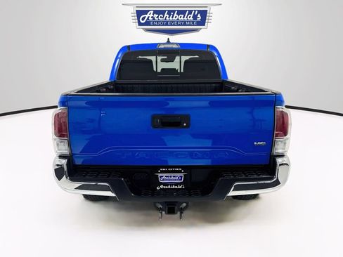 Used 2021 Toyota Tacoma TRD Off-Road AWD/4WD image 7