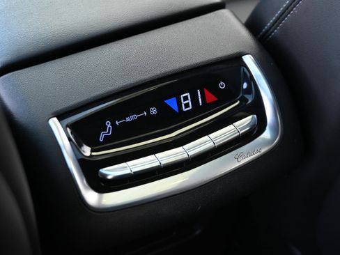 Used 2020 Cadillac XT6 Premium Luxury image 28