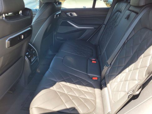 Used 2025 BMW X5 xDrive40i w/ M Sport Package AWD/4WD image 17