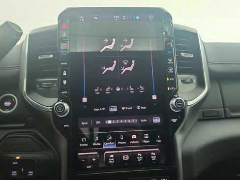 New 2026 RAM 3500 Laramie AWD/4WD image 18
