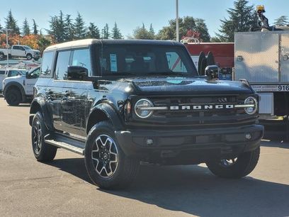 New 2025 Ford Bronco Outer Banks
