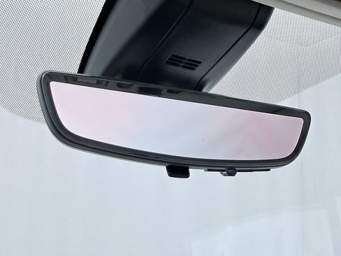 Used 2021 GMC Yukon Denali w/ Denali Premium Package image 21