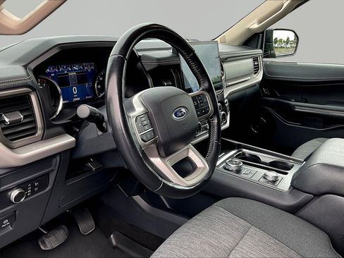 Used 2022 Ford Expedition XLT AWD/4WD image 17