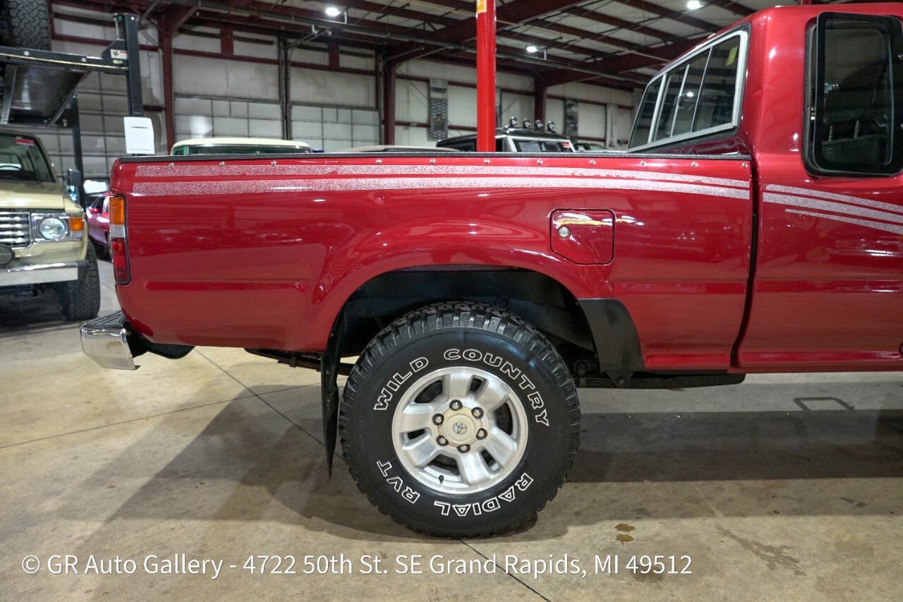 Used 1993 Toyota Pickup Deluxe AWD/4WD image 9