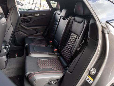 Used 2024 Lamborghini Urus S AWD/4WD image 39