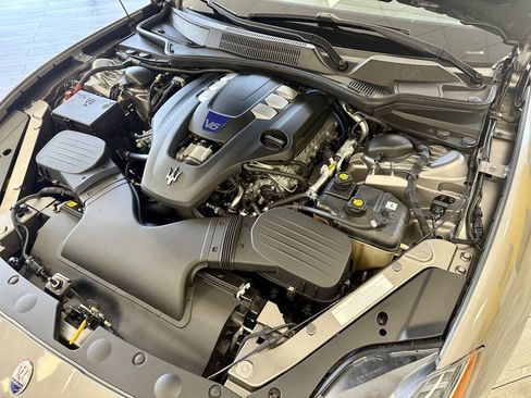 Used 2018 Maserati Quattroporte S GranLusso RWD image 18