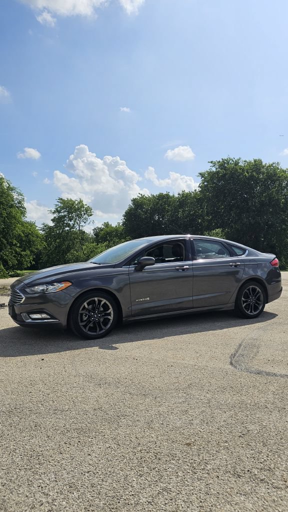 Used 2018 Ford Fusion SE w/ Equipment Group 601A FWD image 1