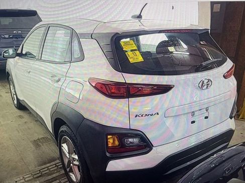 Used 2021 Hyundai Kona SE FWD image 2
