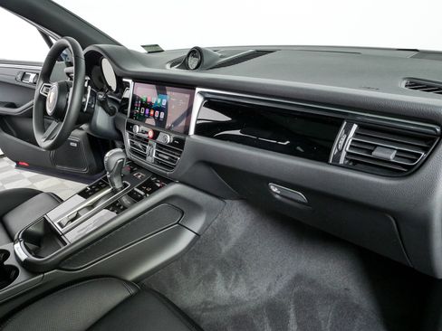 New 2026 Porsche Macan AWD/4WD image 25
