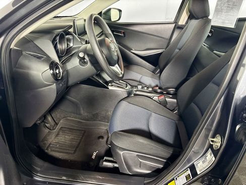 Used 2017 Toyota Yaris iA image 11