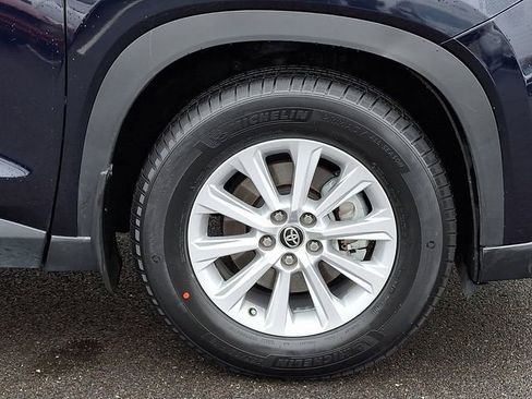 Certified 2024 Toyota Grand Highlander XLE image 8