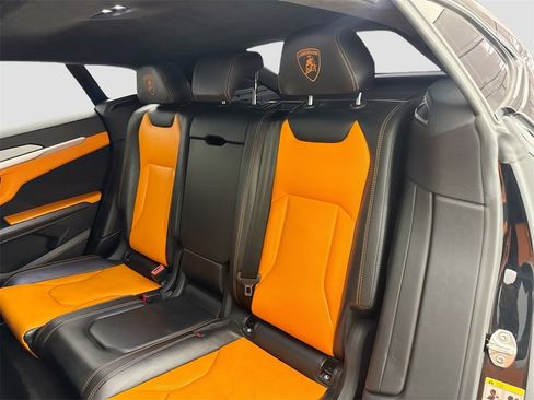 Used 2020 Lamborghini Urus image 26