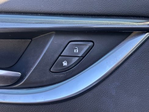 Used 2018 Buick Enclave Essence image 22