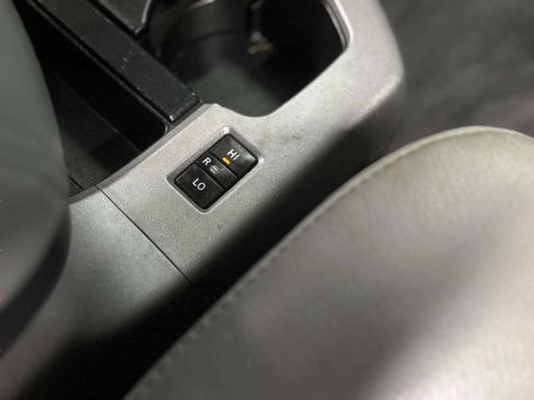 Used 2014 Toyota Sequoia Platinum image 27