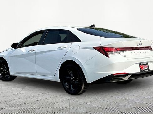 Used 2021 Hyundai Elantra SEL w/ Cargo Package FWD image 4