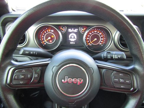 Used 2020 Jeep Wrangler Unlimited Sport AWD/4WD image 9