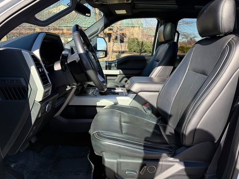Used 2018 Ford F150 Lariat image 9
