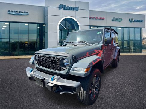 Used 2024 Jeep Wrangler Unlimited w/ Convenience Group AWD/4WD image 3