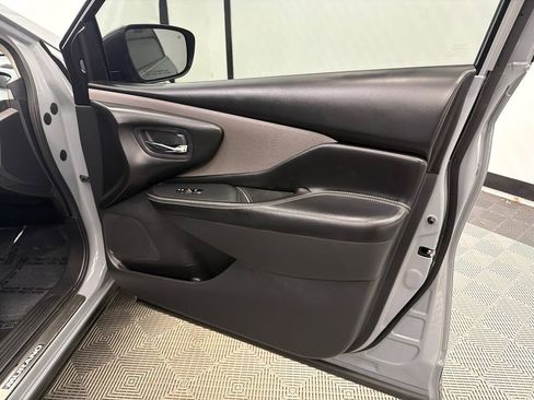 Used 2023 Nissan Murano SV w/ SV Midnight Edition Package image 15