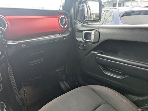 Used 2018 Jeep Wrangler Unlimited Rubicon image 17