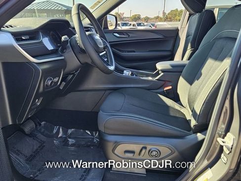 New 2025 Jeep Grand Cherokee L Laredo w/ Luxury Tech Group I image 5