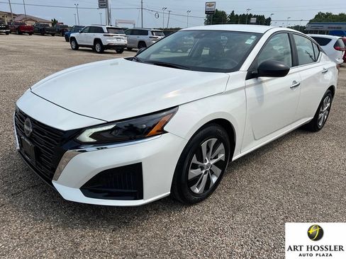 Used 2025 Nissan Altima 2.5 S FWD image 1