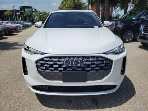 Certified 2025 Audi Q5 Premium w/ Convenience Package AWD/4WD image 3