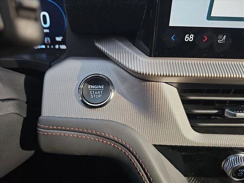 Used 2025 Ford Explorer Active w/ Active Comfort Package image 27