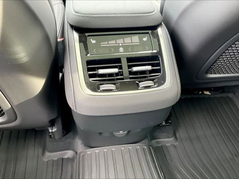 New 2026 Volvo XC90 B5 Plus w/ Protection Package image 16
