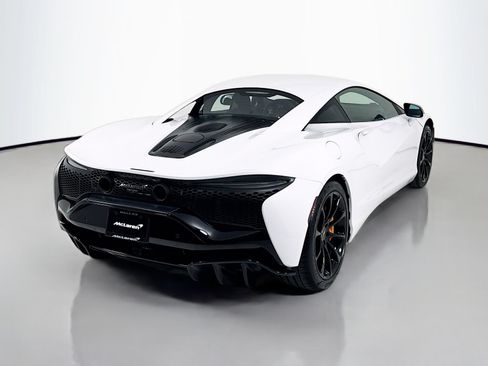 New 2026 McLaren Artura RWD image 7