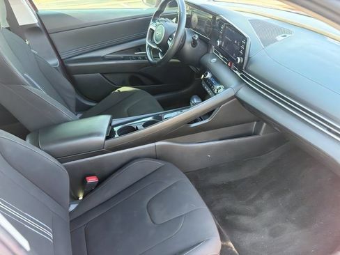 Used 2022 Hyundai Elantra SEL w/ Convenience Package FWD image 31