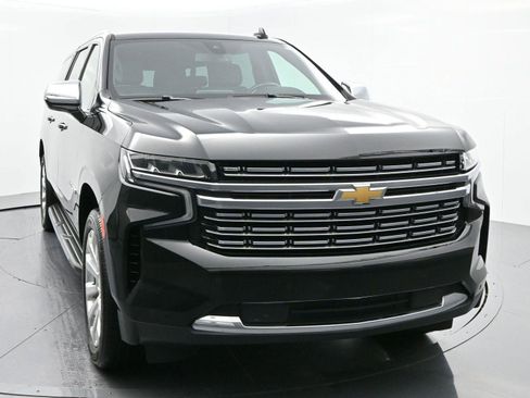 Used 2021 Chevrolet Suburban Premier AWD/4WD image 2