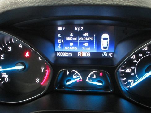 Used 2019 Ford Escape Titanium w/ U9j03 - Titanium Tow Package image 34