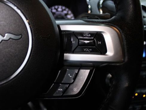 Used 2017 Ford Mustang V6 image 16