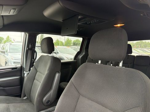 Used 2020 Dodge Grand Caravan SE FWD image 5